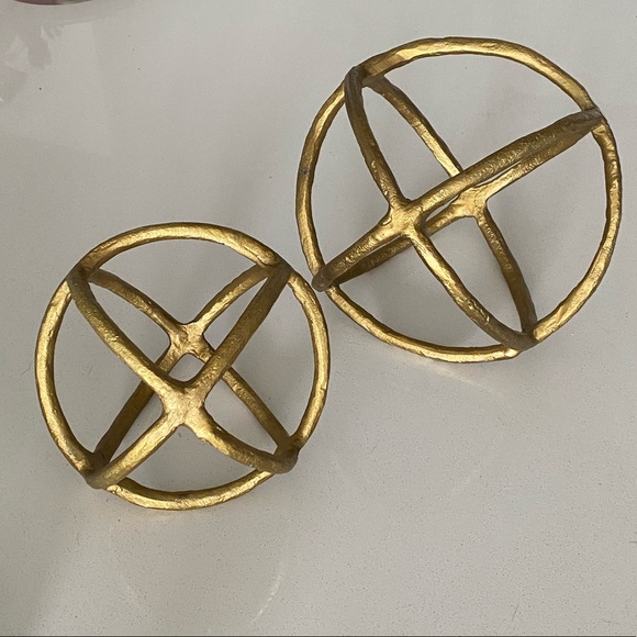 Metal Twist Decor - Picture 2 of 2